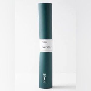 Brand NEW premium yoga mat! Ocean green. Never used.